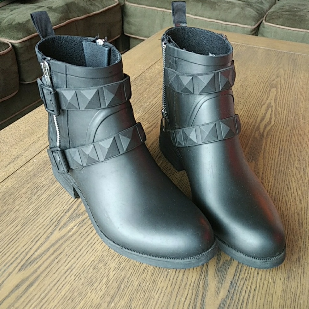 Rebecca Monkoff rain booties